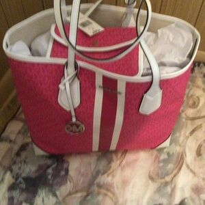 NEW W/TAGS MICHAEL KORS TOTE. PINK & WHITE
